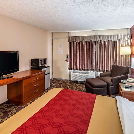 Econo Lodge Зейнсвілль Екстер'єр фото