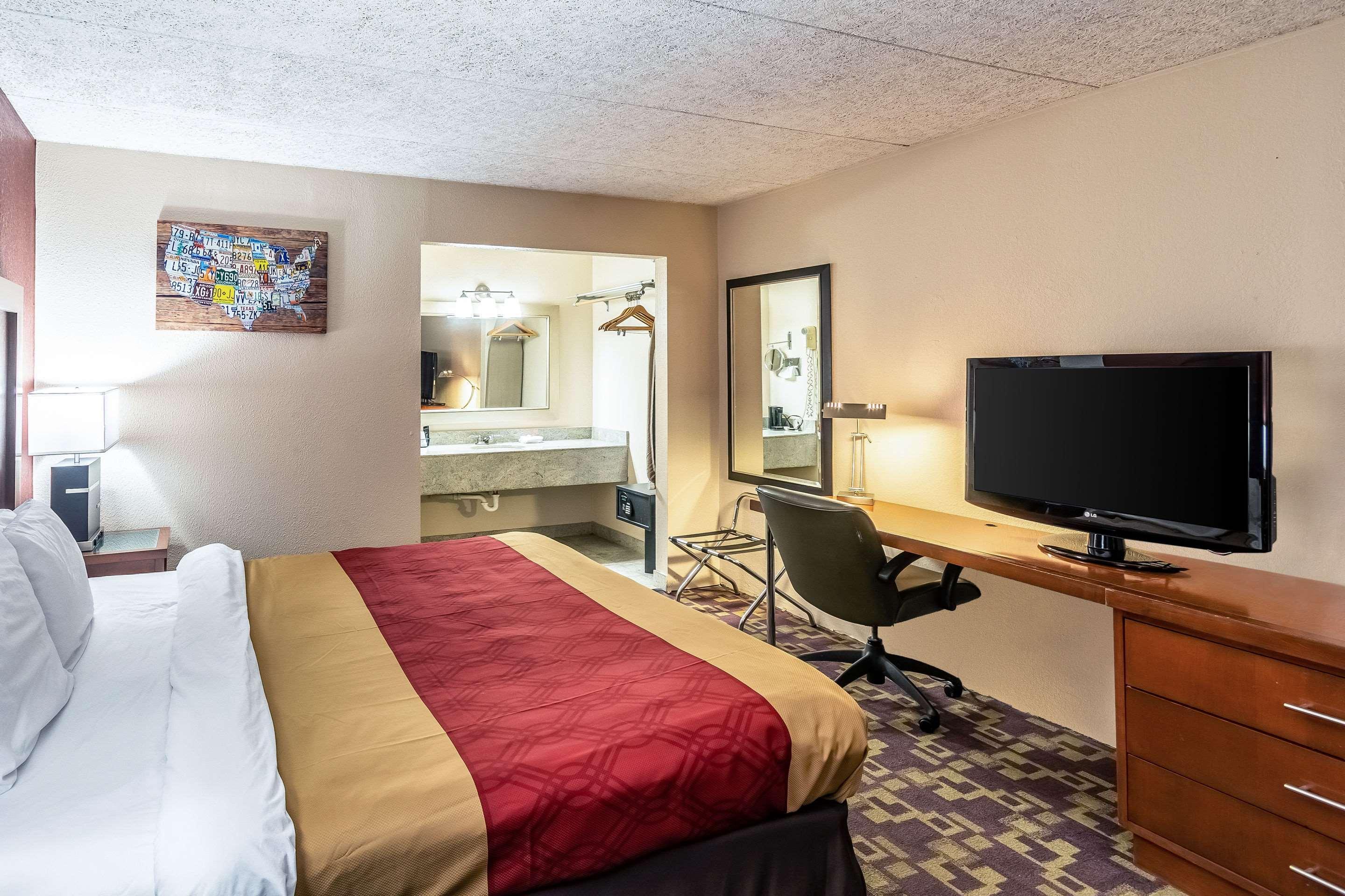 Econo Lodge Зейнсвілль Екстер'єр фото