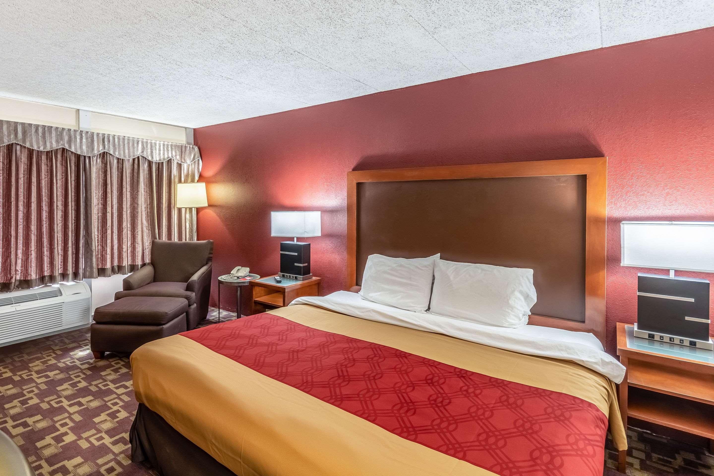 Econo Lodge Зейнсвілль Екстер'єр фото