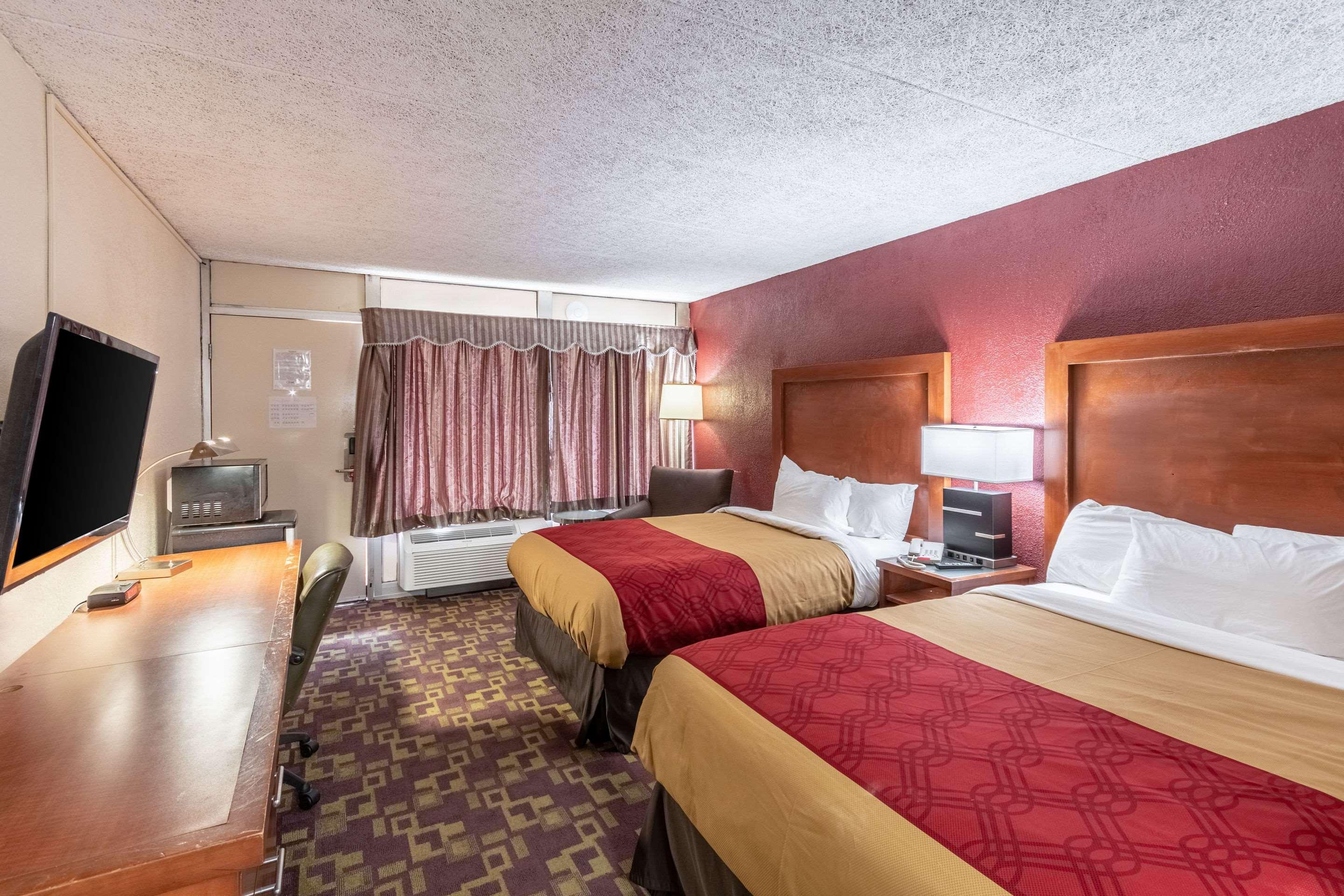 Econo Lodge Зейнсвілль Екстер'єр фото