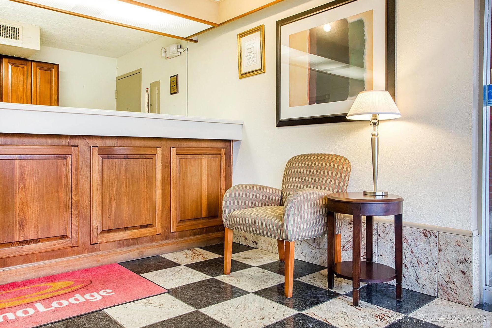 Econo Lodge Зейнсвілль Екстер'єр фото