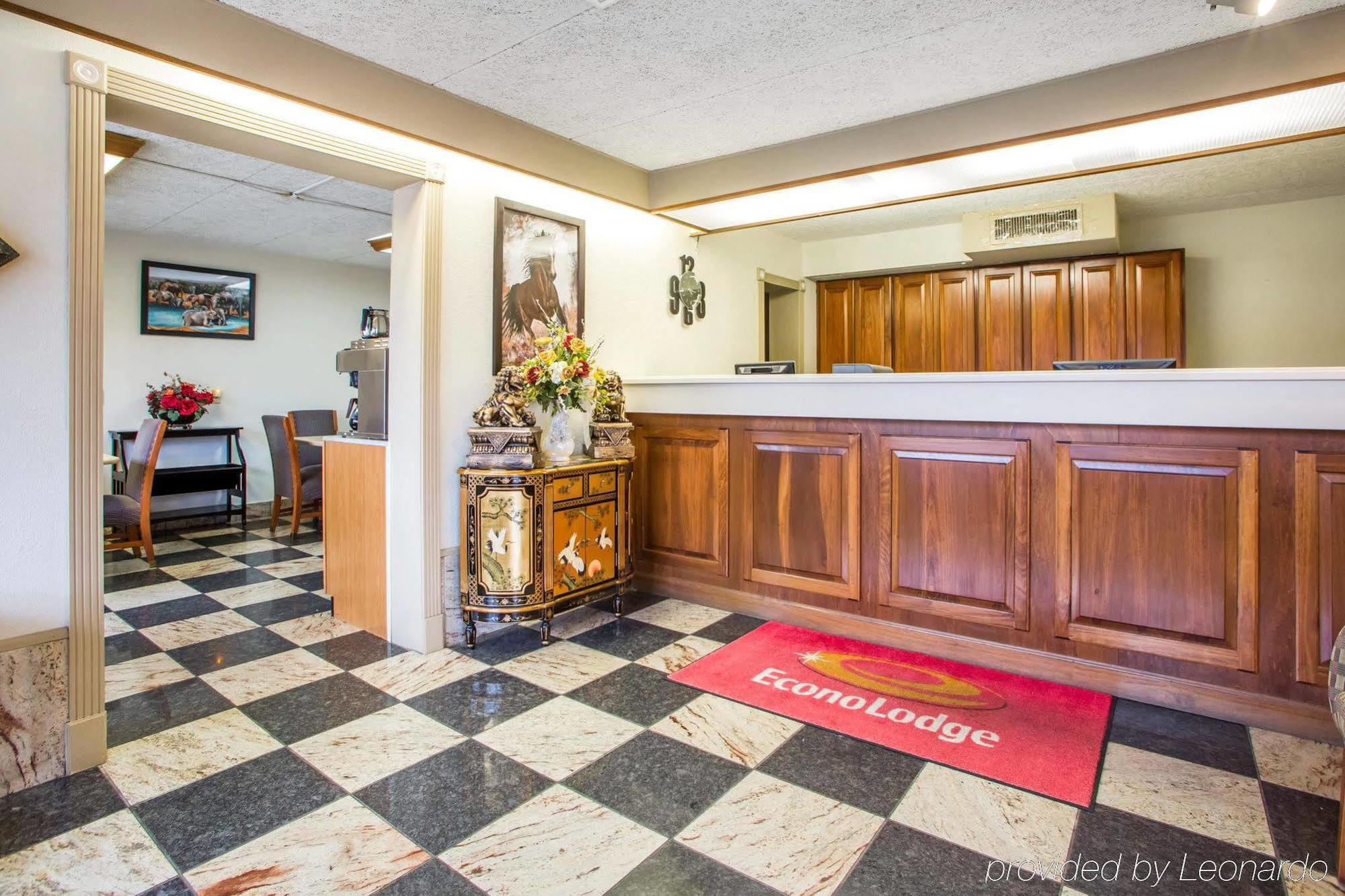 Econo Lodge Зейнсвілль Екстер'єр фото