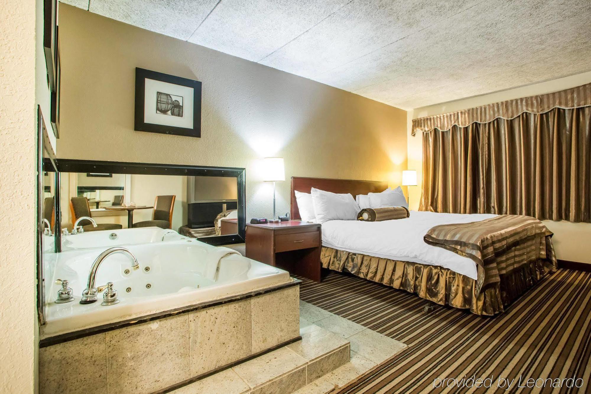 Econo Lodge Зейнсвілль Екстер'єр фото
